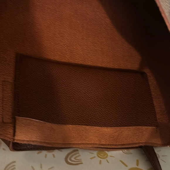 Vince Camuto Luck Tote Brown Vegan Leather with‎ Black Accent Stripe Drop Pocket - Picture 6 of 7
